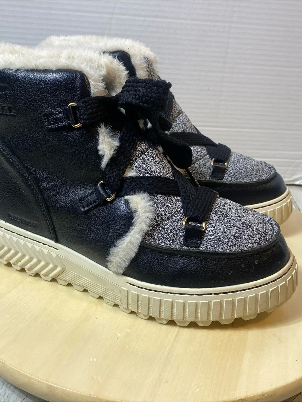 Sorel Explorer Joan Black Gray Faux Fair Waterproof Winter Boots Women’s  9.5